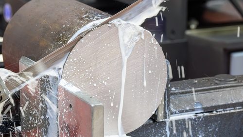 The,Band,Saw,Cutting,Machine,Cut,The,Metal,Shaft,Parts