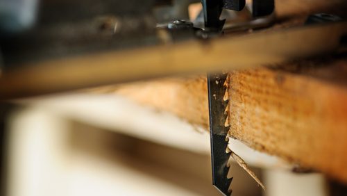 Electric,Fret,Saw,For,Cutting,Wood,Closeup